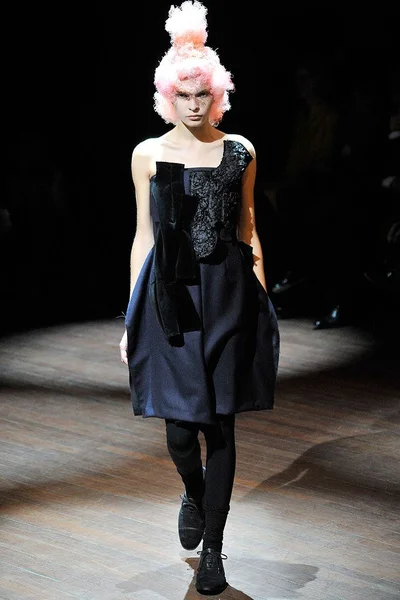 Look 15